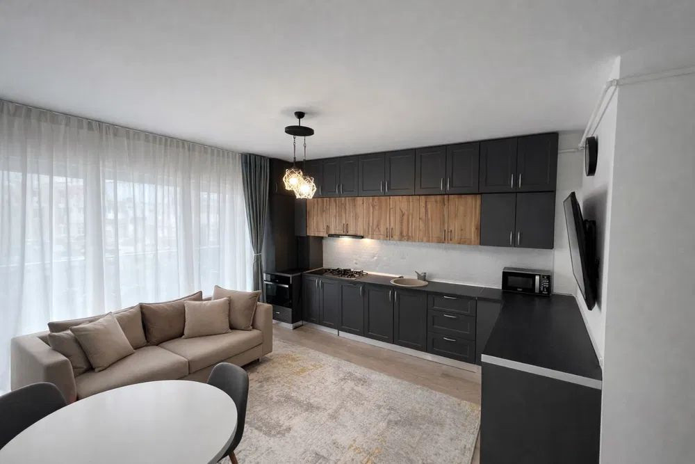Apartament 3 camere, terasa 80 mp, parcare, ansamblu Iris