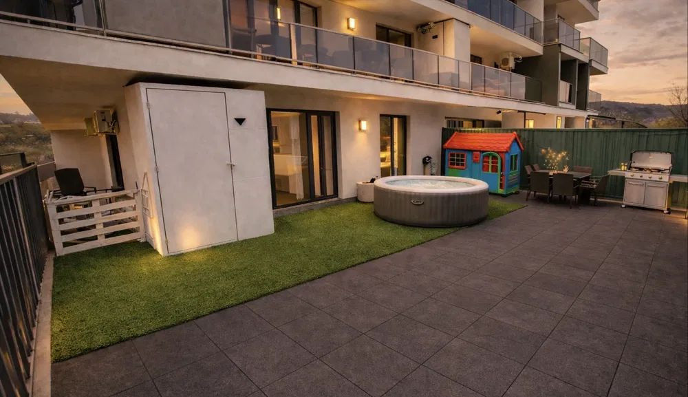 Apartament 3 camere, terasa 80 mp, parcare, ansamblu Iris