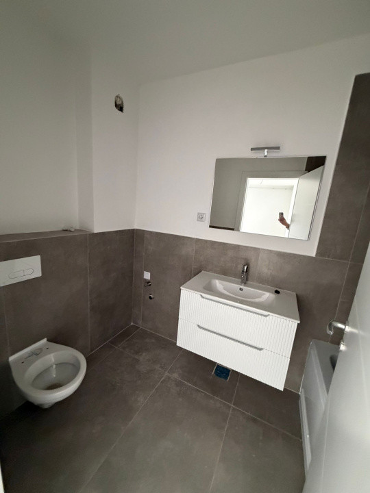 Apartament cu 2 camere finisat 56mp,et4/6 zona Eroilor