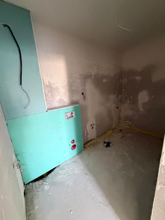 Apartament cu 2 camere semifinisat 56mp,et1/6 zona Eroilor