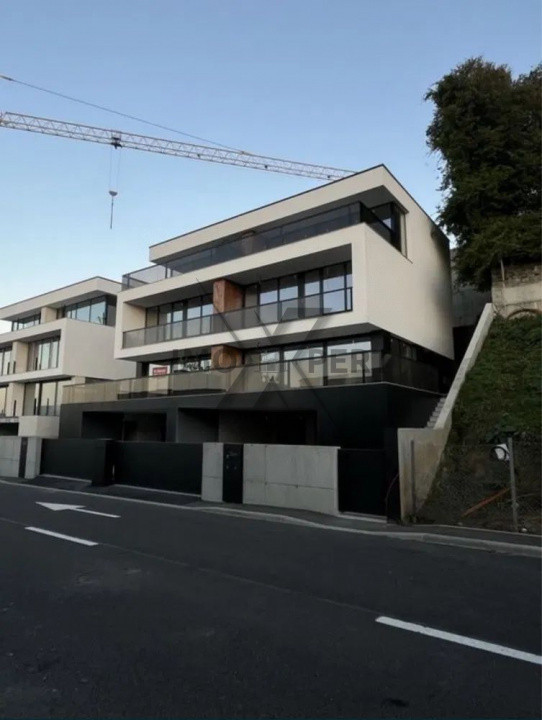 Duplex 180 mp, 150 mp garaj, cartier Europa 