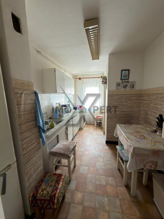 Apartament 4 camere, etaj intermediar, Calea Floresti