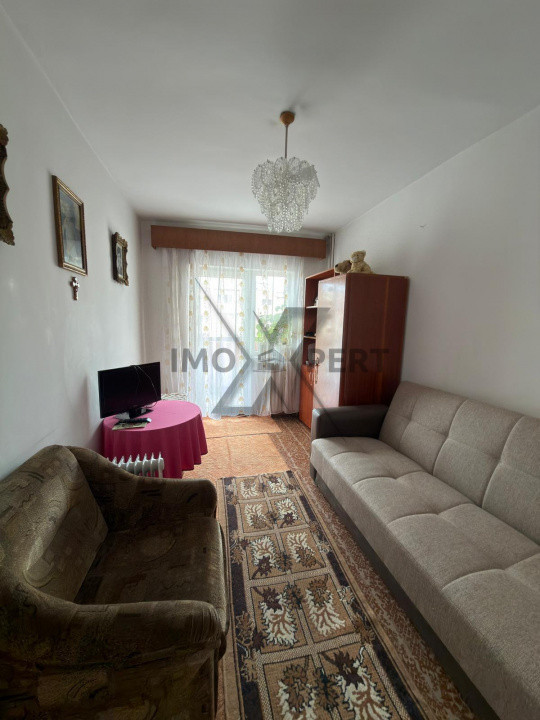 Apartament 4 camere, etaj intermediar, Calea Floresti