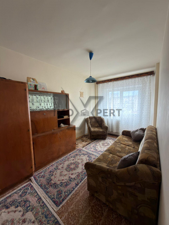 Apartament 4 camere, etaj intermediar, Calea Floresti