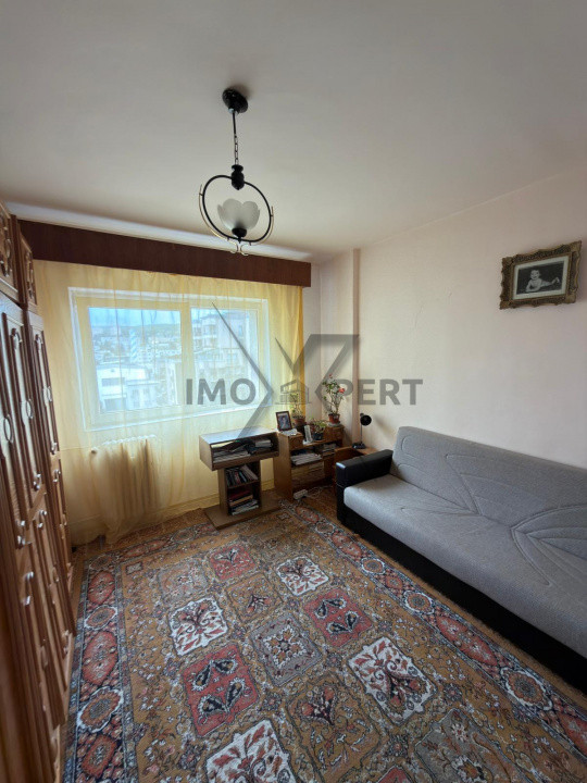 Apartament 4 camere, etaj intermediar, Calea Floresti