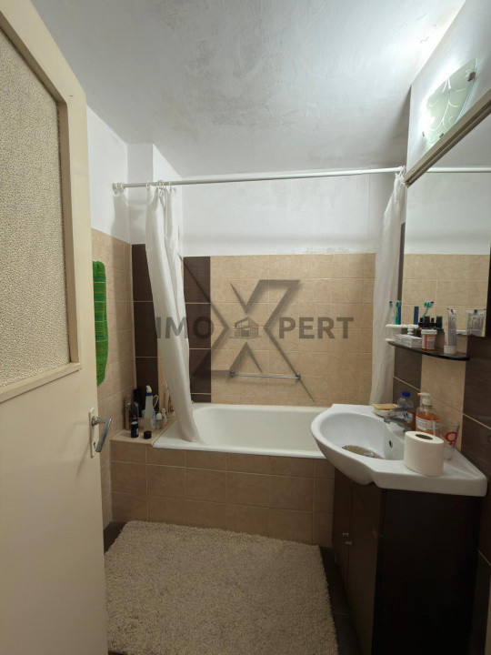 Apartament 4 camere, etaj intermediar, Calea Floresti