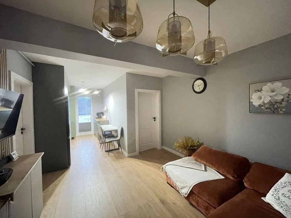 Apartament cu 2 dormitoare, et intermediar, strada Frunzișului