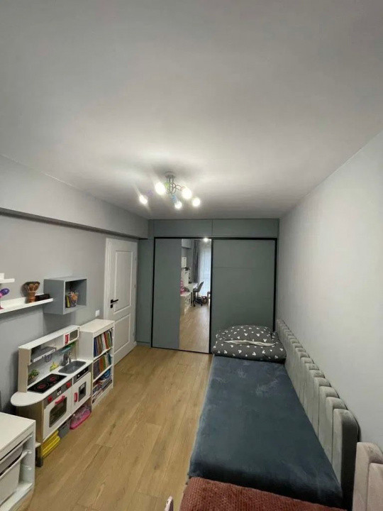 Apartament cu 2 dormitoare, et intermediar, strada Frunzișului