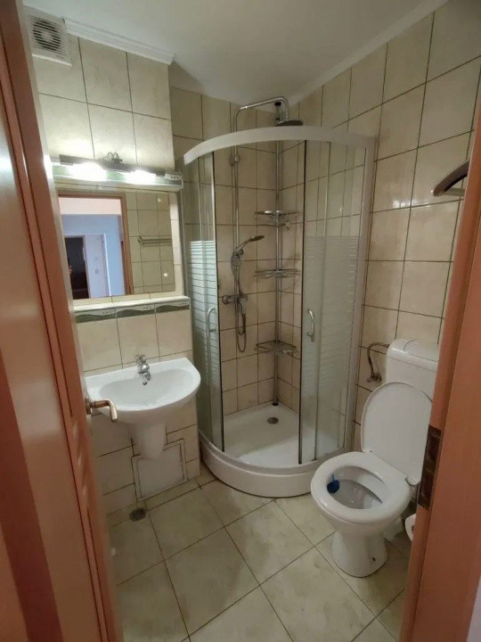 Apartament cu 4 camere decomandate zona Cipariu