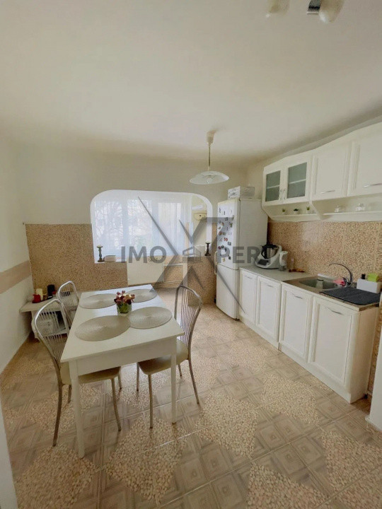 Apartament cu 2 camere, et intermediar, cartier Intre Lacuri