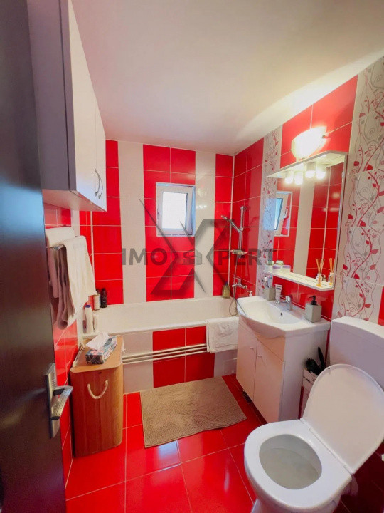 Apartament cu 2 camere, et intermediar, cartier Intre Lacuri