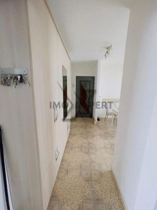 Apartament cu 2 camere, et intermediar, cartier Intre Lacuri
