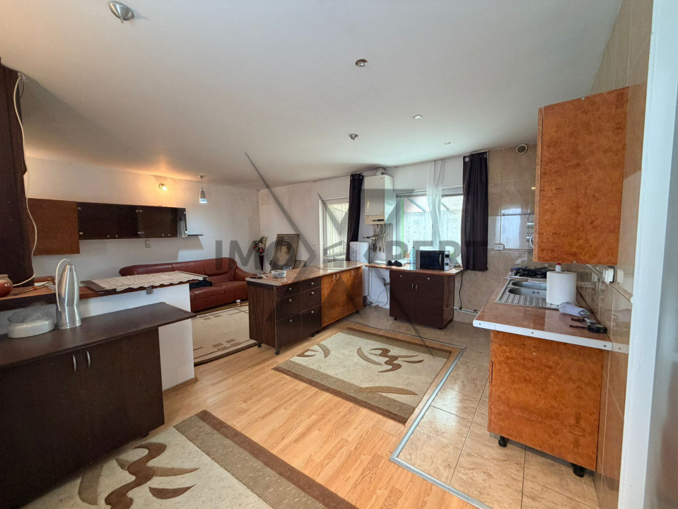 Casa cu 5 camere , 540 m2 utili , teren 900m , Feleac, Cluj