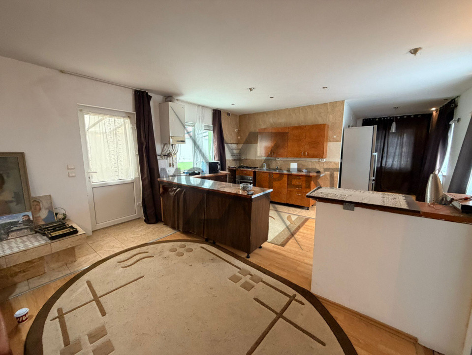Casa cu 5 camere , 540 m2 utili , teren 900m , Feleac, Cluj