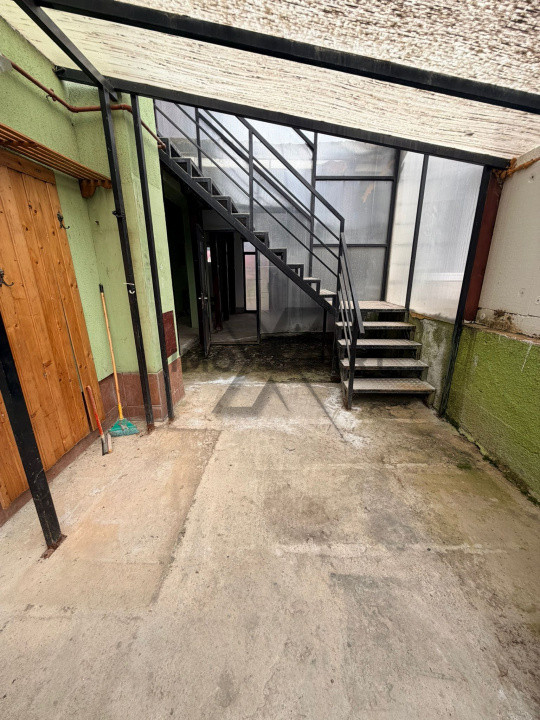 Casa cu 5 camere , 540 m2 utili , teren 900m , Feleac, Cluj