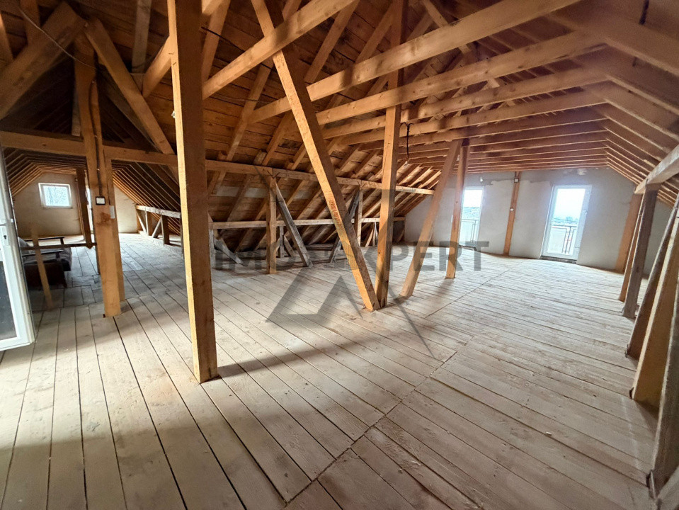 Casa cu 5 camere , 540 m2 utili , teren 900m , Feleac, Cluj
