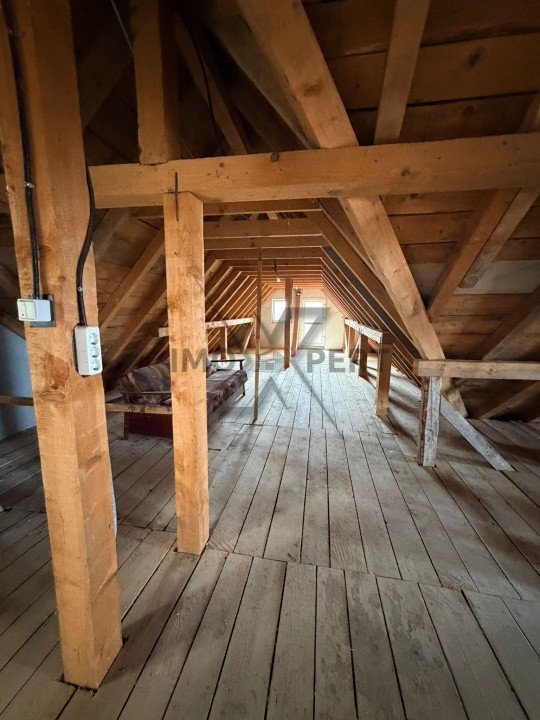 Casa cu 5 camere , 540 m2 utili , teren 900m , Feleac, Cluj
