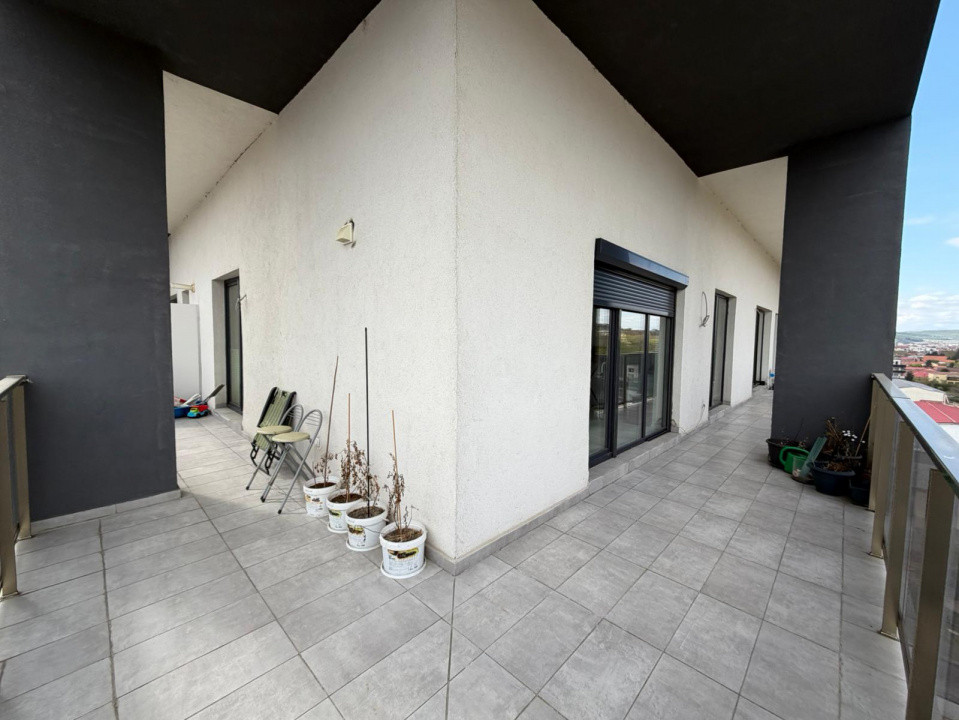 Apartament 4 camere, 94 mp, terasa 38 mp, parcare, ansamblu Iris