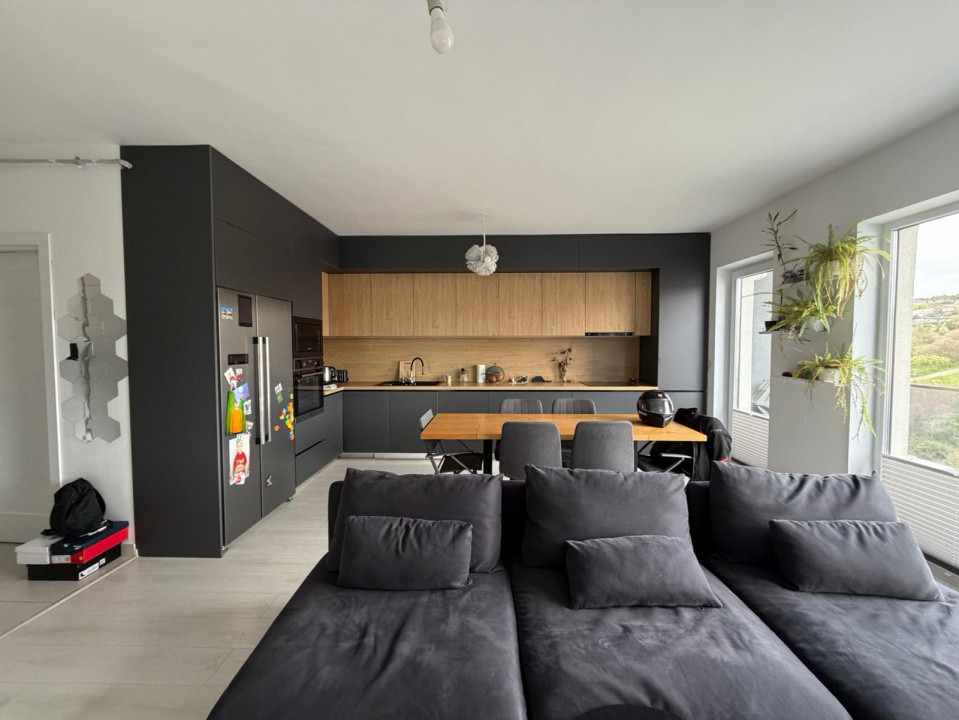 Apartament 4 camere, 94 mp, terasa 38 mp, parcare, ansamblu Iris