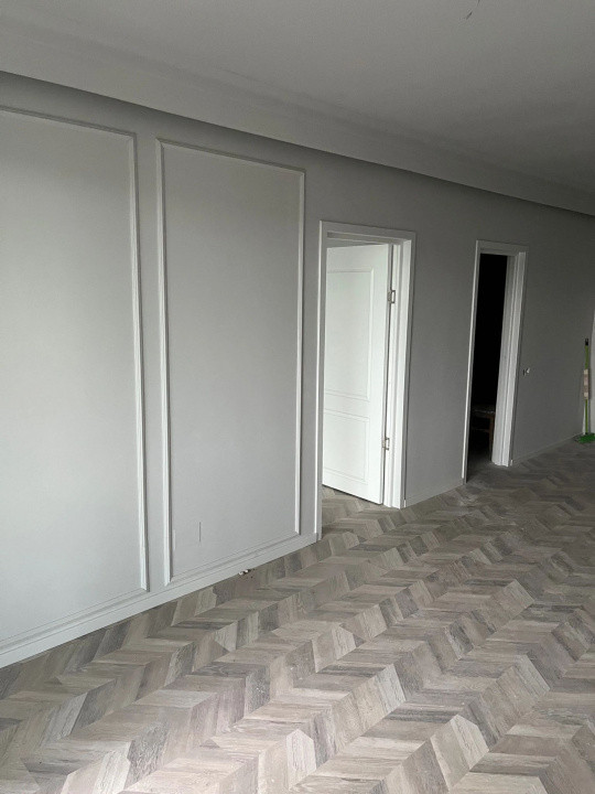 Apartament 3 camere, et intermediar, finisat, cartier Între Lacuri