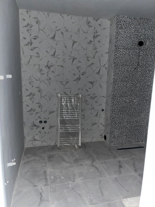 Apartament 3 camere, et intermediar, finisat, cartier Între Lacuri