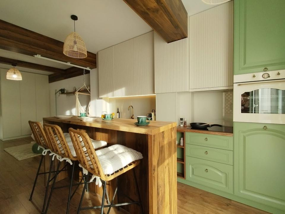 Apartament cu 2 camere, parcare, zona semicentrală 