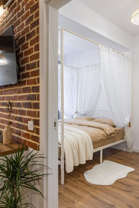 Apartament cu 2 camere, parcare, zona semicentrală 
