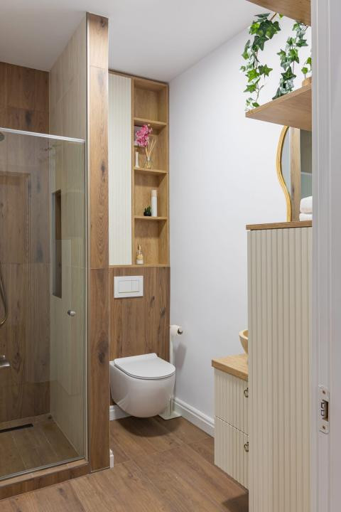 Apartament cu 2 camere, parcare, zona semicentrală 