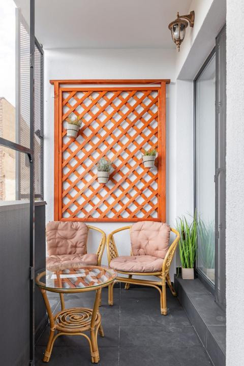 Apartament cu 2 camere, parcare, zona semicentrală 