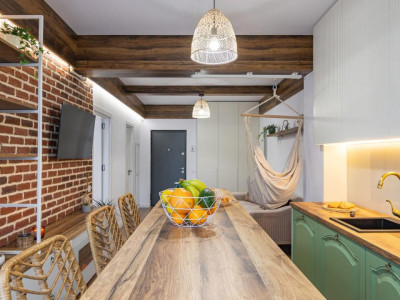 Apartament cu 2 camere, parcare, zona semicentrală 