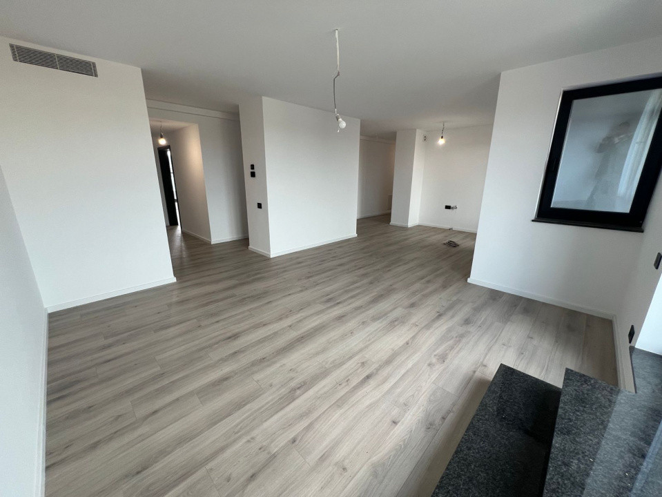 Apartament cu 2 dormitoare, Living + Bucătărie 2 bai, 2 balcoane!