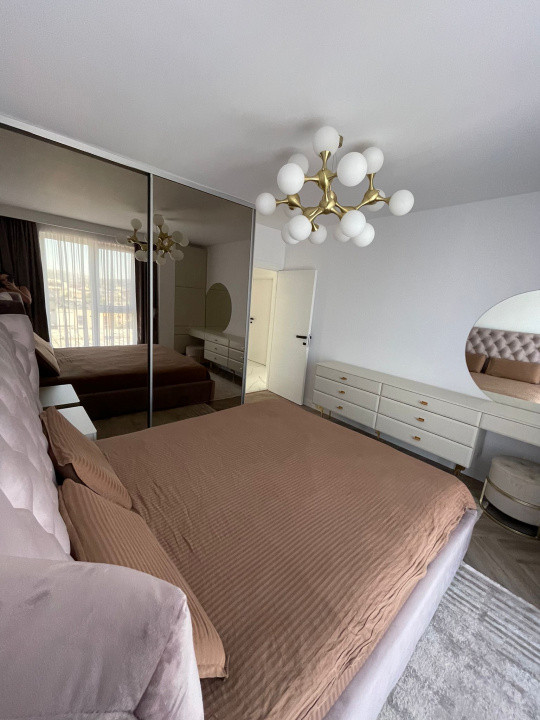 Apartament cu 3 camere, lux, zona Fsega 