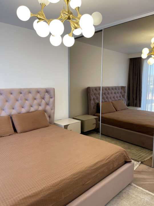 Apartament cu 3 camere, lux, zona Fsega 