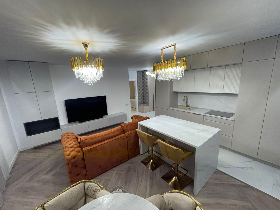 Apartament cu 3 camere, lux, zona Fsega 