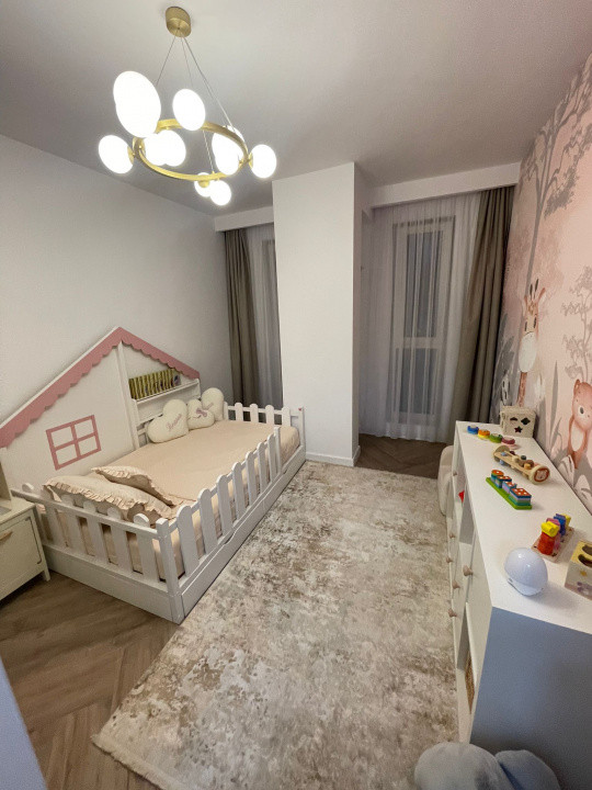 Apartament cu 3 camere, lux, zona Fsega 