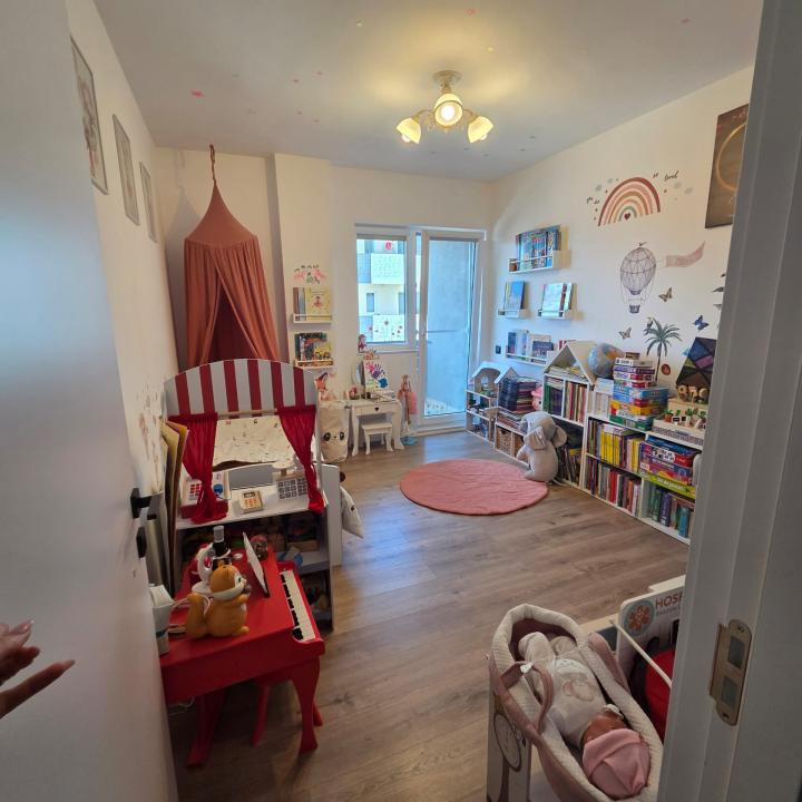 Apartament 3 camere la cheie, doua bai, terasa 23 mp cu priveliste Baciu