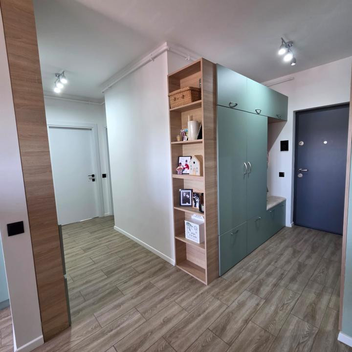 Apartament 3 camere la cheie, doua bai, terasa 23 mp cu priveliste Baciu