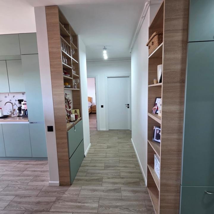 Apartament 3 camere la cheie, doua bai, terasa 23 mp cu priveliste Baciu