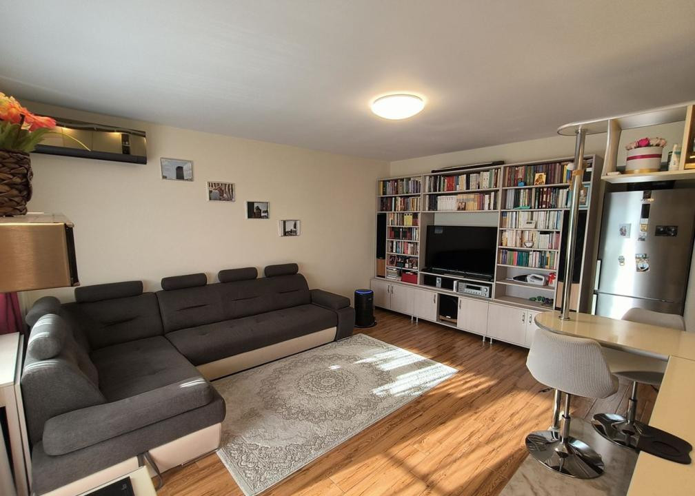 Apartament 3 camere, etaj intermediar, Aurel Vlaicu