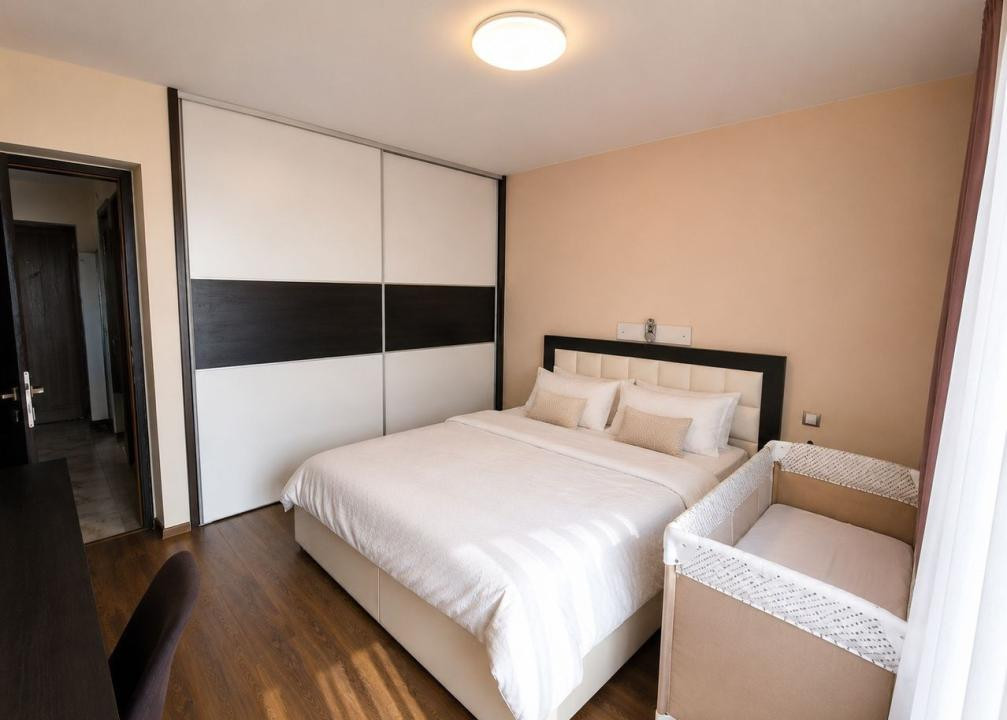 Apartament 3 camere, etaj intermediar, Aurel Vlaicu