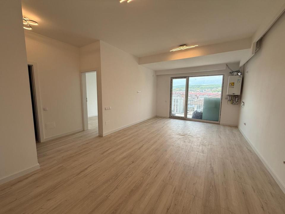 Apartament 2 camere finisat, etaj intermediar, ansamblul Eroilor