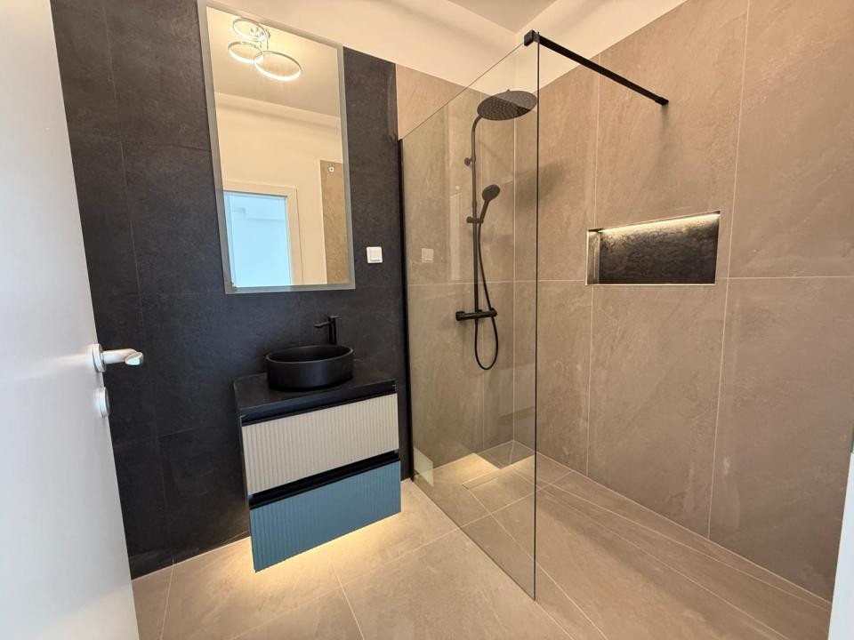 Apartament 2 camere finisat, etaj intermediar, ansamblul Eroilor