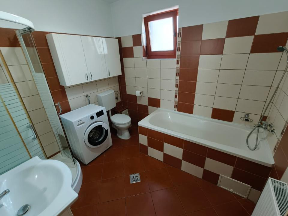 Oportunitate!Apartament 3 camere cu priveliste si parcare, Baciu 
