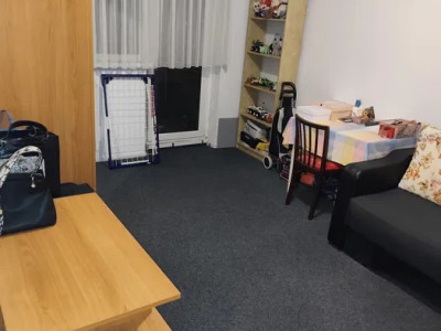 Apartament 2 camere, decomandat, etaj intermediar, Calea Florești
