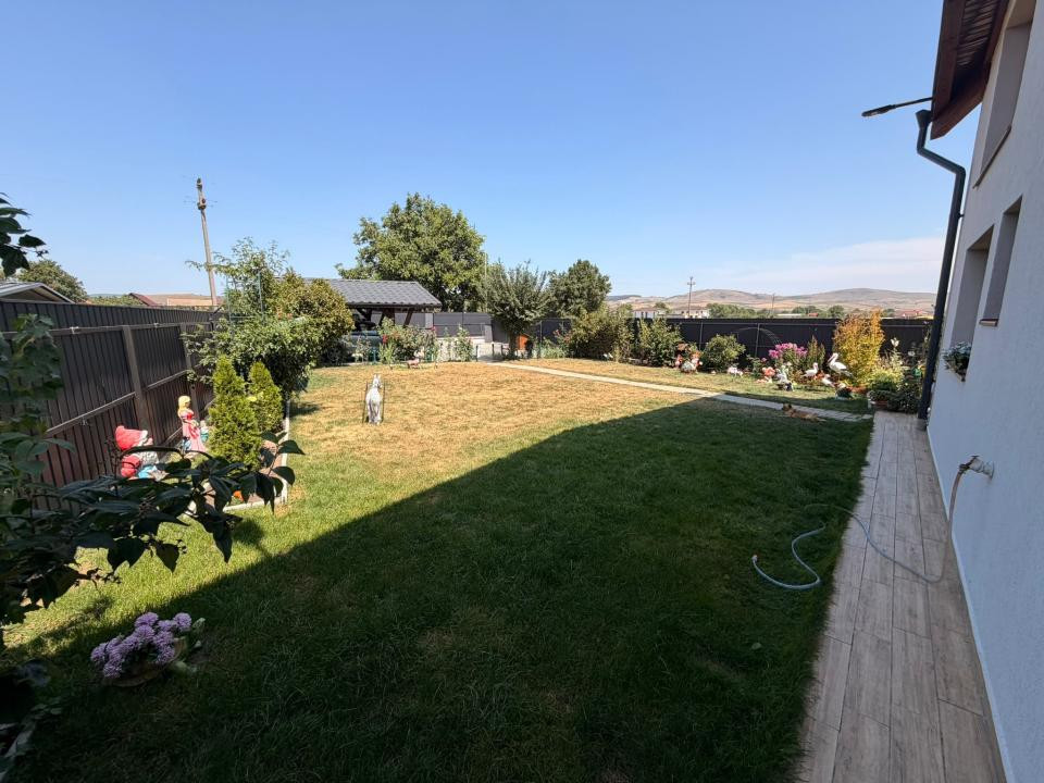Casa individuala, 5 camere, 2 bai, balcon, terasa 126mp util Zona Gilau 