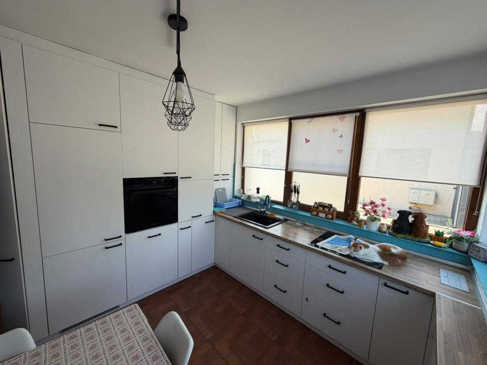 Casa individuala, 5 camere, 2 bai, balcon, terasa 126mp util Zona Gilau 
