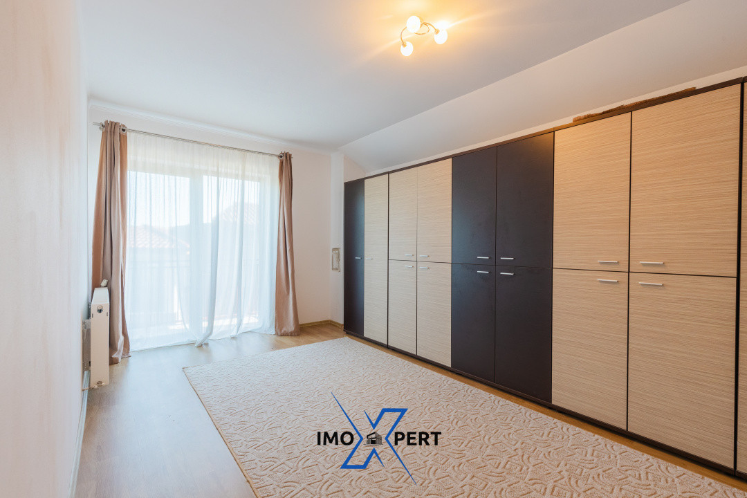 Casa individuala cu piscina, zona strazii Barc