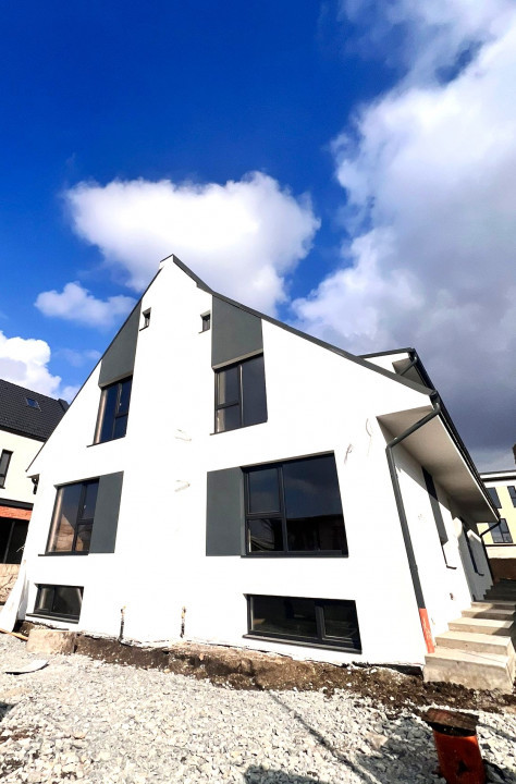 Duplex de 4 camere, semifinisat, zona Voronet