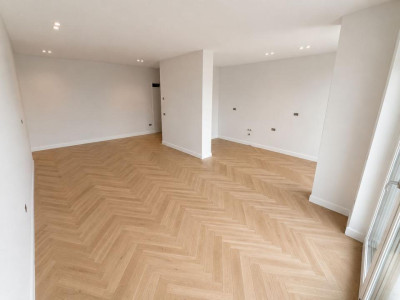 Apartament cu 3 camere, parcare, în Elite Junior 
