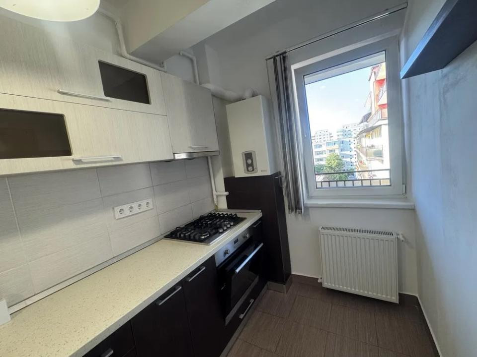 Apartament cu o camere, et intermediar, Mărăști